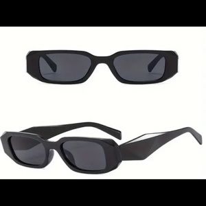 Black Mens/Women's Sunglasses 49 mm Black / Dark Grey Lens With Black Case